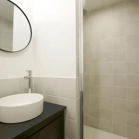 Relish Baguette In Light-filled Duplex Daire