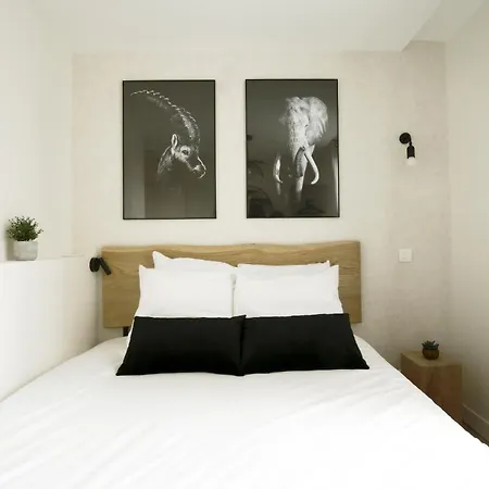 Daire Relish Baguette In Light-filled Duplex
