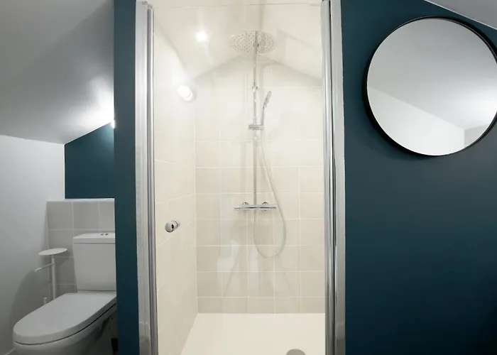 Relish Baguette In Light-filled Duplex Appartement Paris