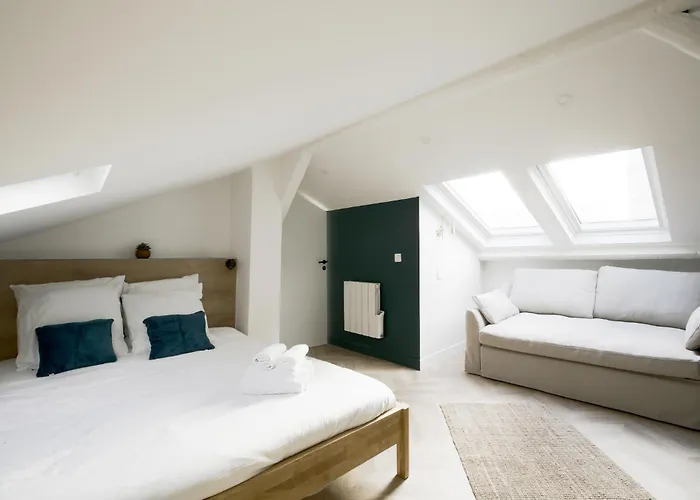 Relish Baguette In Light-filled Duplex *