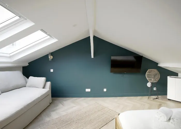 Relish Baguette In Light-filled Duplex Appartement